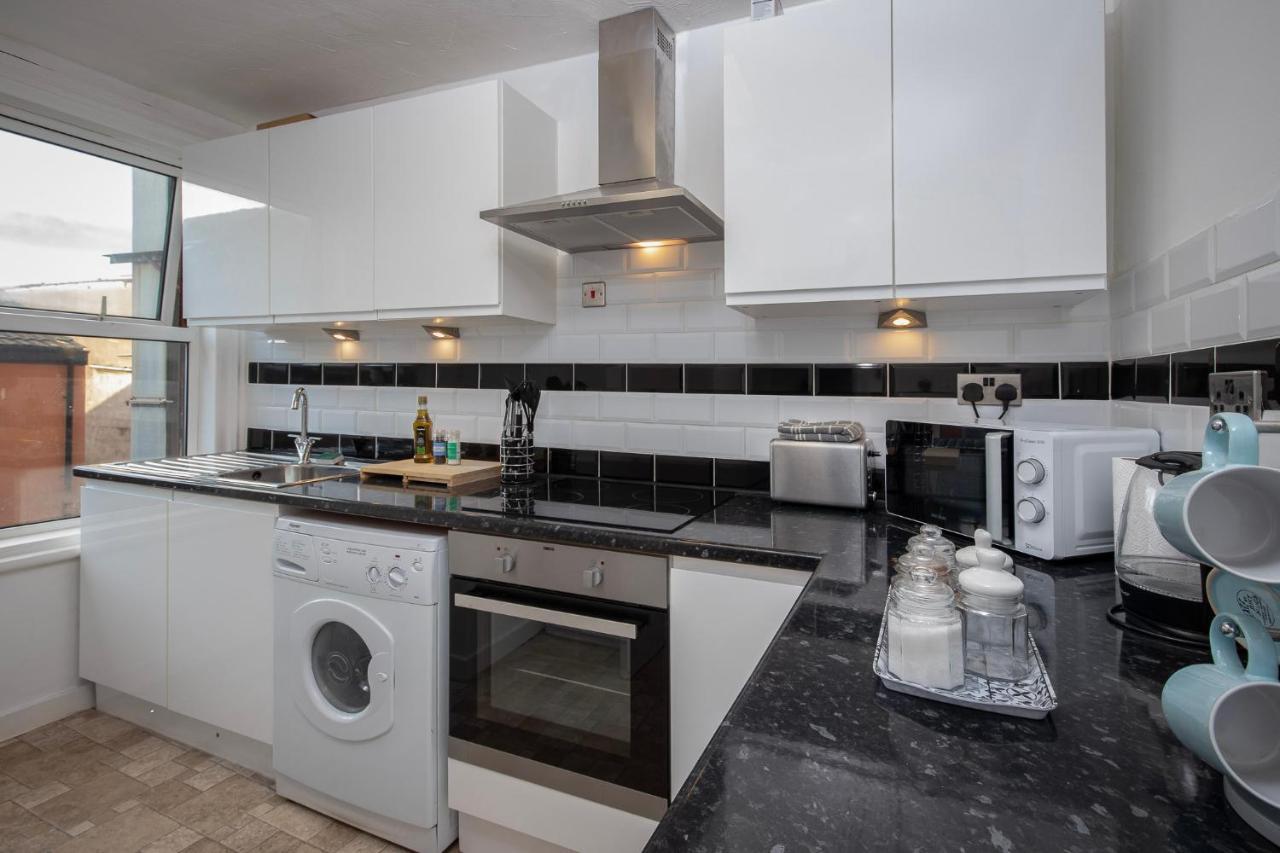 03 Springfield - Sleeps 4 Apartment Блекпул Екстериор снимка